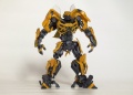 Takara Tomy 1/35 DMK02 Transformers Autobot BUMBLEBEE