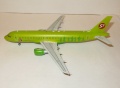 Revell 1/144 Airbus A320-200 VQ-BES S7 Airlines