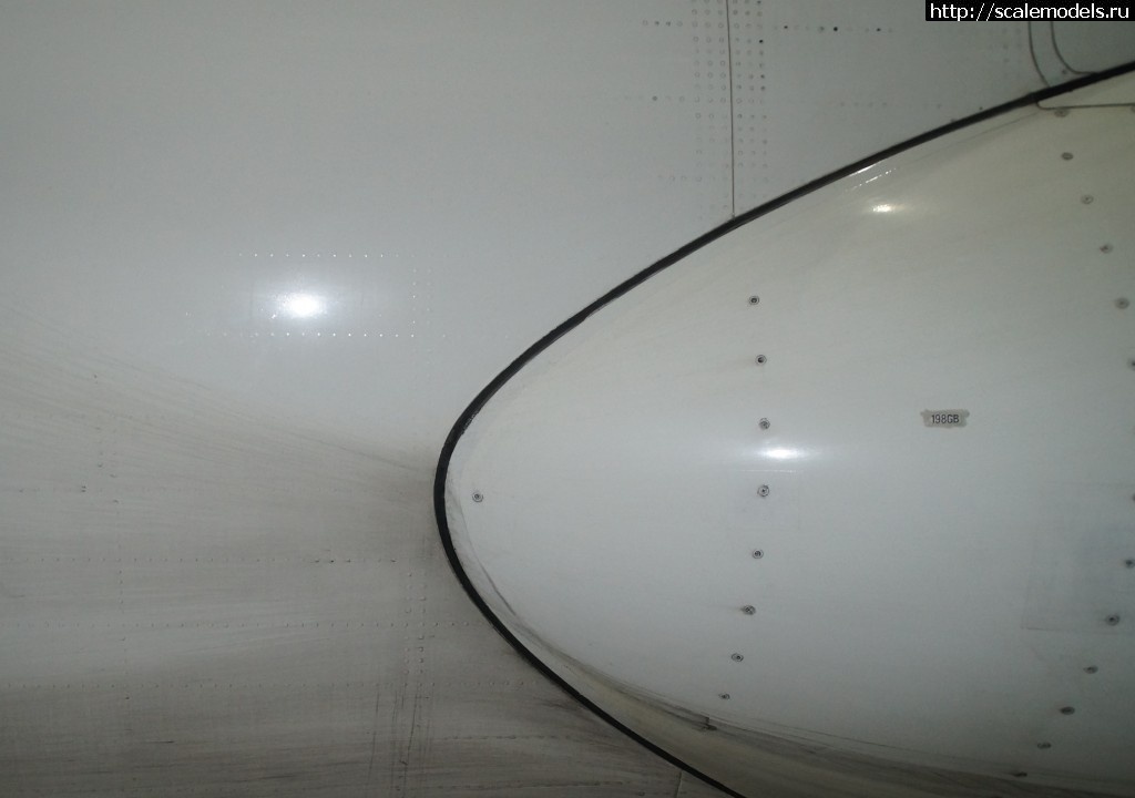1452589006_DSC04315-1.jpg : Швы и заклёпки на поверхности самолёта Закрыть окно
