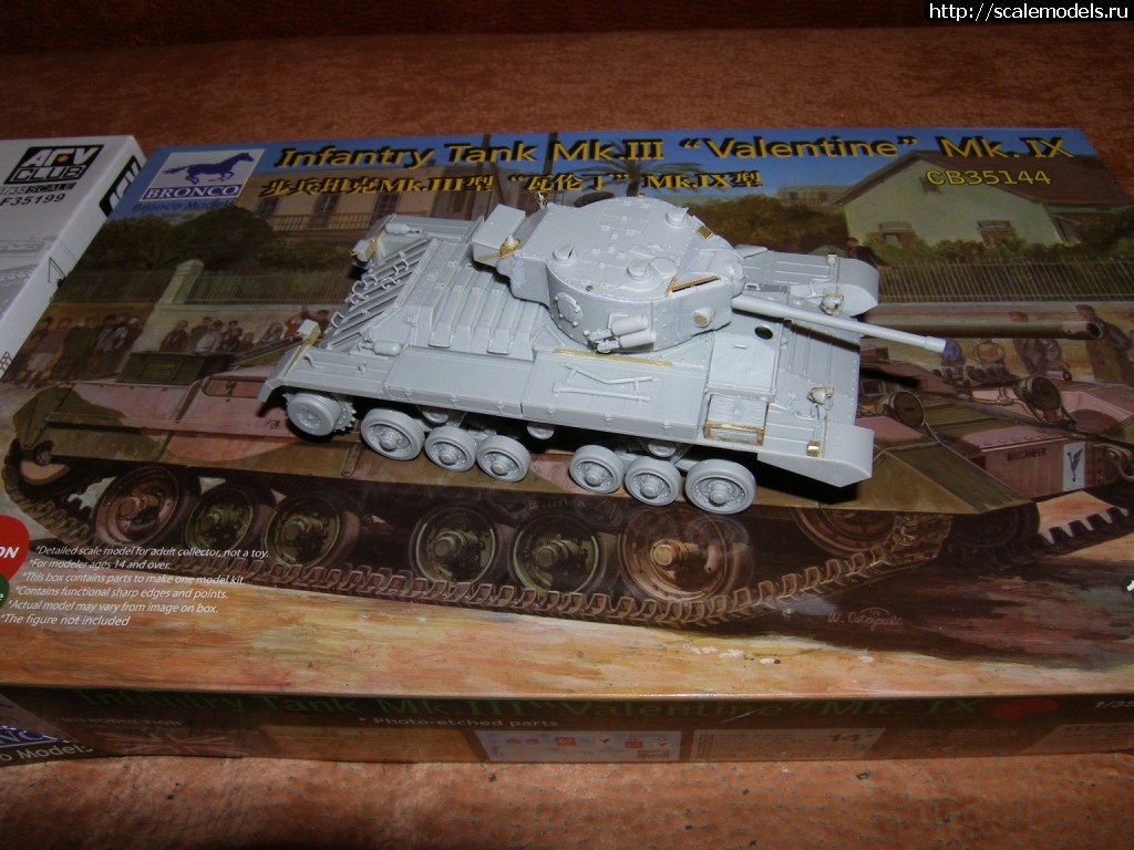 1456405571_P1010667.jpg :    (Valentine MK IV AFV vs MK IX Bronco)  