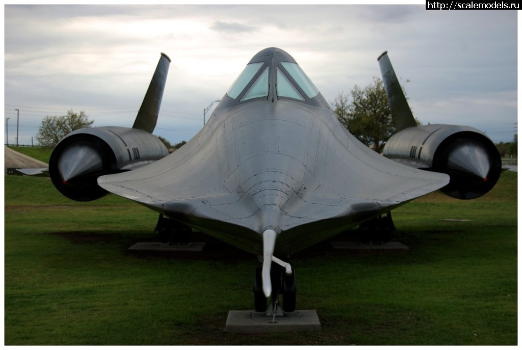 1468600232_SR-71_Blackbird_on_display.jpg : #1277897/ SR-71/YF-12 1/72 -  ,     