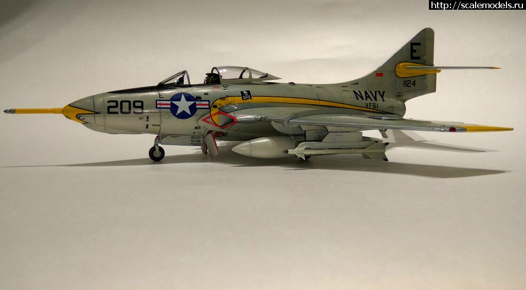 1470174620_F9F-8_Courar_KittyHawk_1_48_01.jpg :   1/48  -   