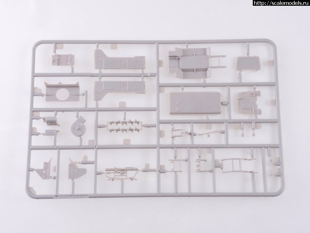 1487108309_131-2.jpg :  AVD Models  1/72   -210(131)  