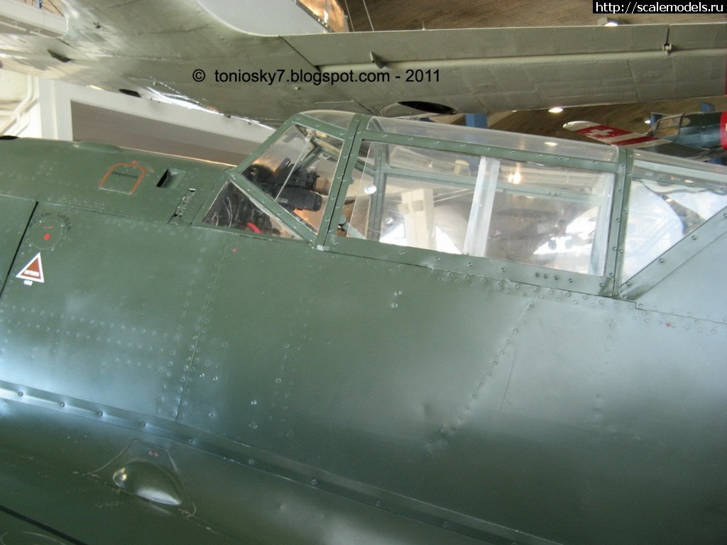 1487140446_bf-109-canopy-copy.jpg : #1346280/ Bf. 109E-7 trop 1/48 Eduard -    