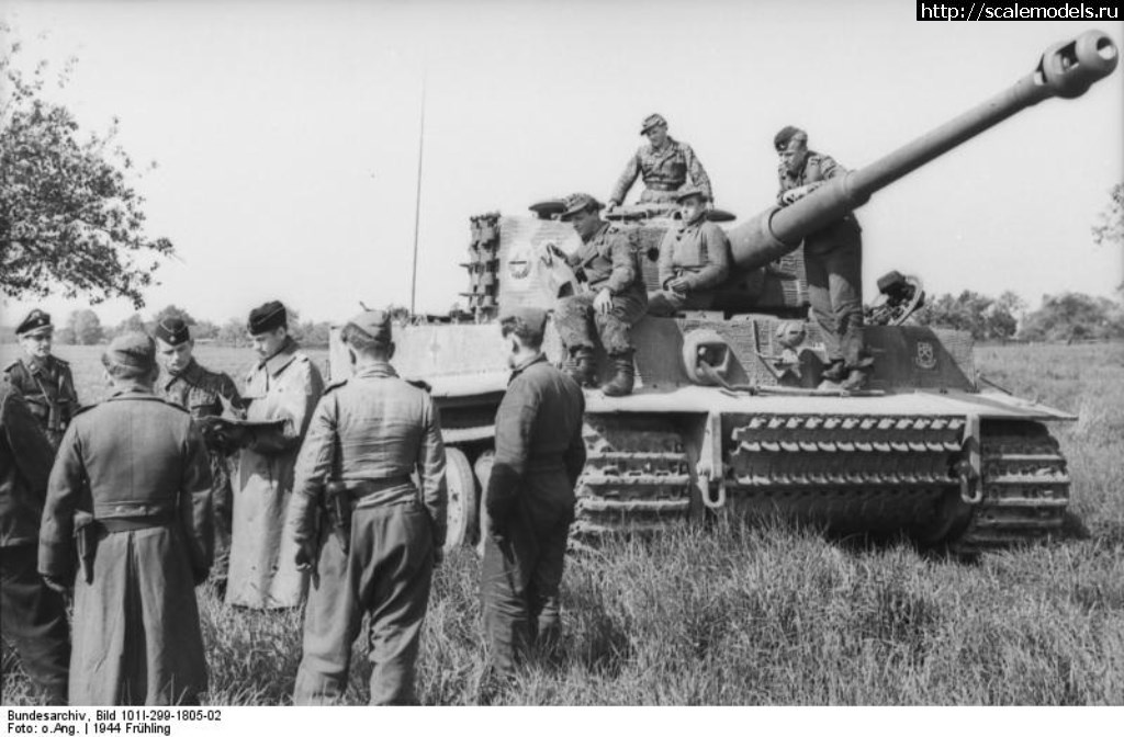 1488243505_41---Bundesarchiv_Bild_101I-299-1805-02_Nordfrankreich_311.jpg : #1351602/  1/72 PzKpfw VI Tiger(#7970) -   