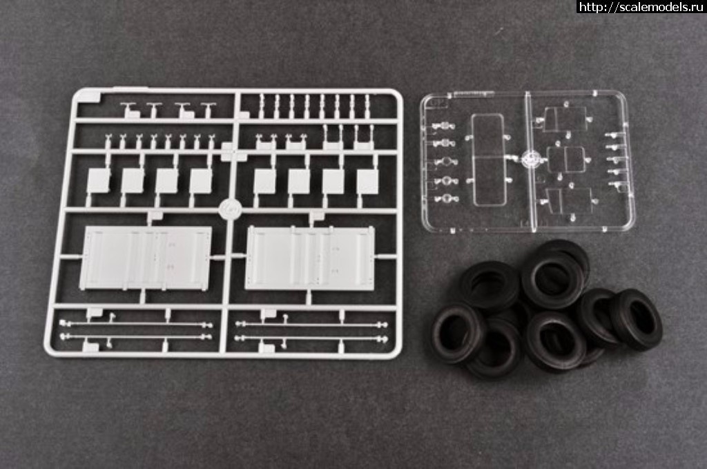 1489262493_17190911_758849760940286_321720981293287614_n.jpg :  Trumpeter 1/35 M915 Line Haul Tractor with M872 trailer & 40FT Container   