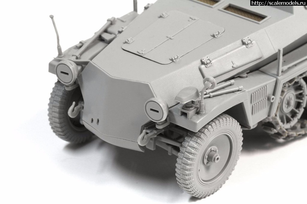 1492009125_17880055_1725776124115533_4533427786098229604_o.jpg :  Dragon 1/35 1/35 Sd.Kfz.250/7 Atle 8cm Mortar Carrier w/ Full Interior  