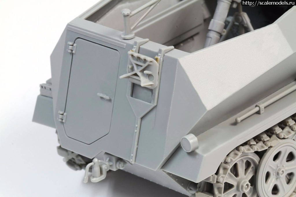 1492009126_17880542_1725776080782204_4063658024336954394_o.jpg :  Dragon 1/35 1/35 Sd.Kfz.250/7 Atle 8cm Mortar Carrier w/ Full Interior  