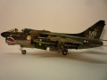 Hobbyboss 1/72 A-7d Corsair II - --