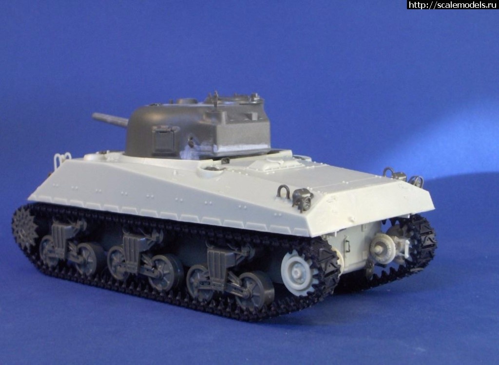 1495785071_18620976_1194655323994183_5282359725983646874_o.jpg :    Resicast 1/35 French M4A4 (ex-DD)  