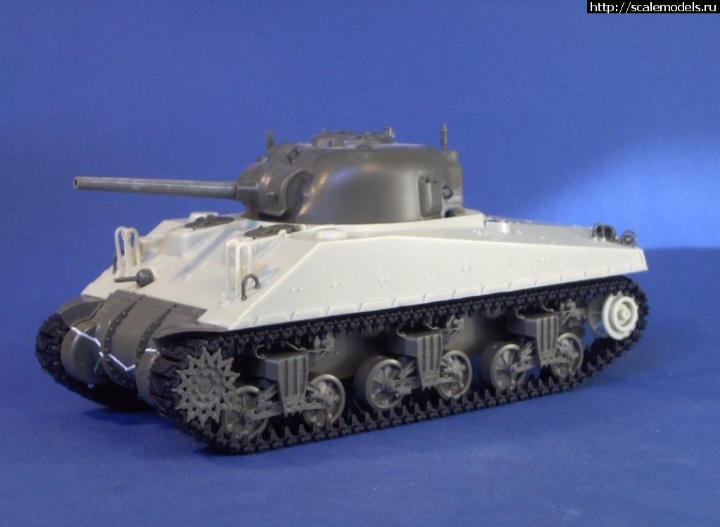 1495785072_18623691_1194655353994180_4486435171274171551_o.jpg :    Resicast 1/35 French M4A4 (ex-DD)  