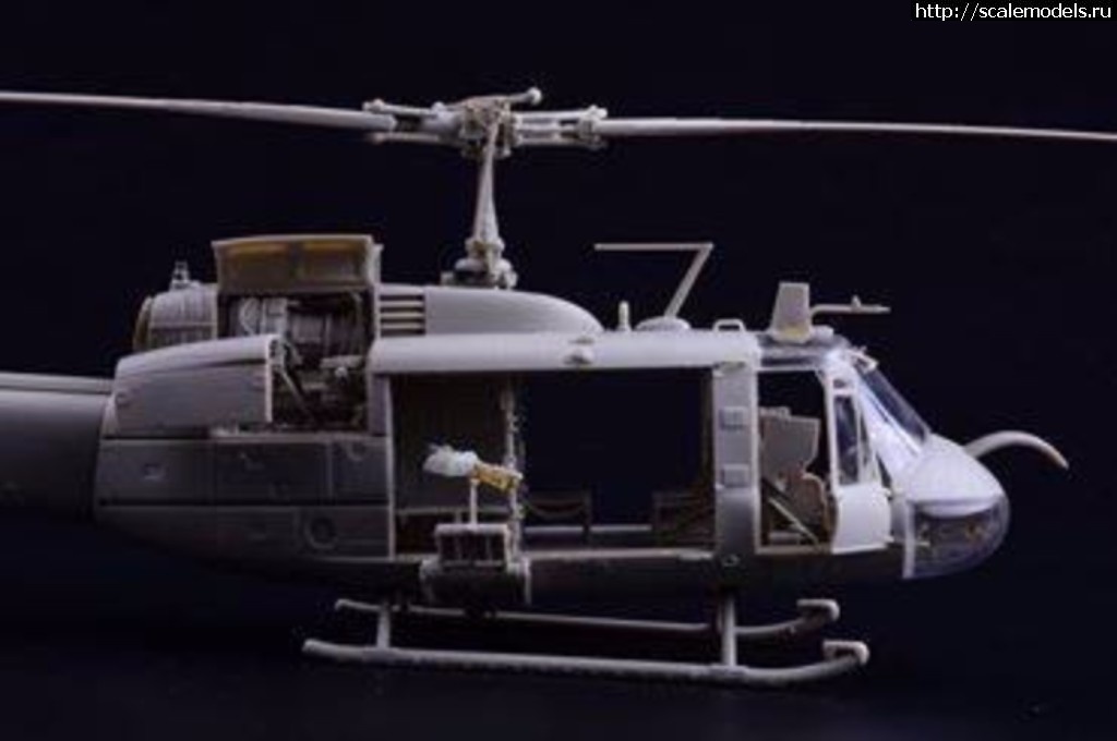 1496042036_18740255_1465048000214148_2425221110966618213_n.jpg :  Kitty Hawk 1/48 Bell UH-1D Huey -    