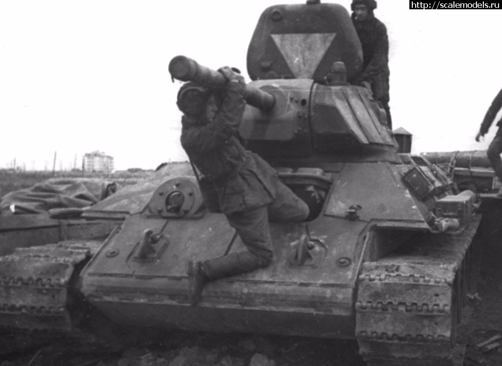 1503909165_pervyjj-variant.jpg : T-34/76, AFV CLUB ( 1942,  112)  