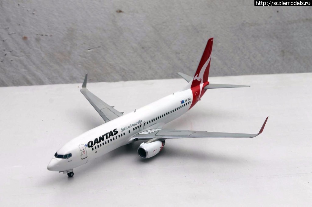 1505128403_2.jpg :  .     1/144 Boeing 737-800 Qantas, .  