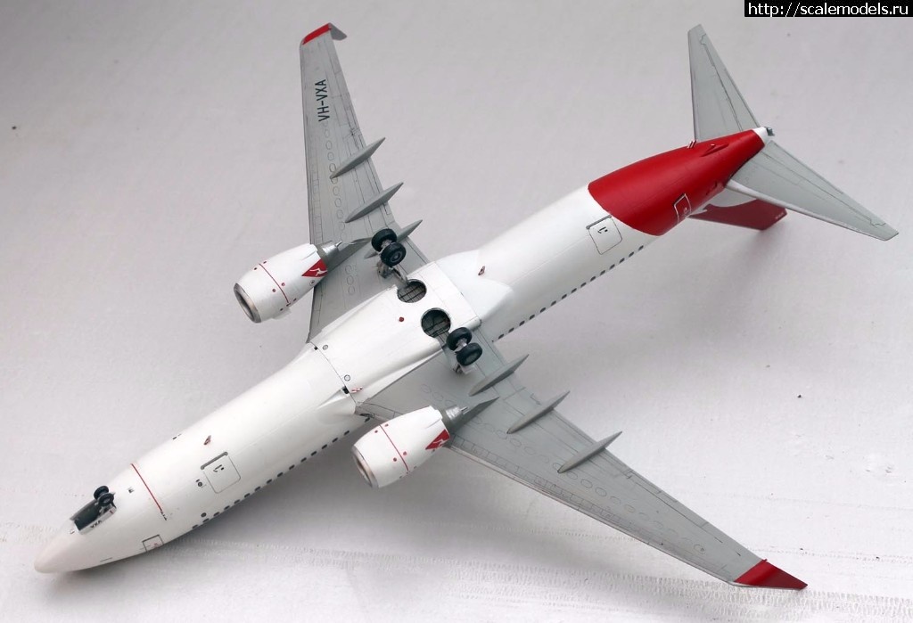 1505483129_4.jpg :  .     1/144 Boeing 737-800 Qantas, .  