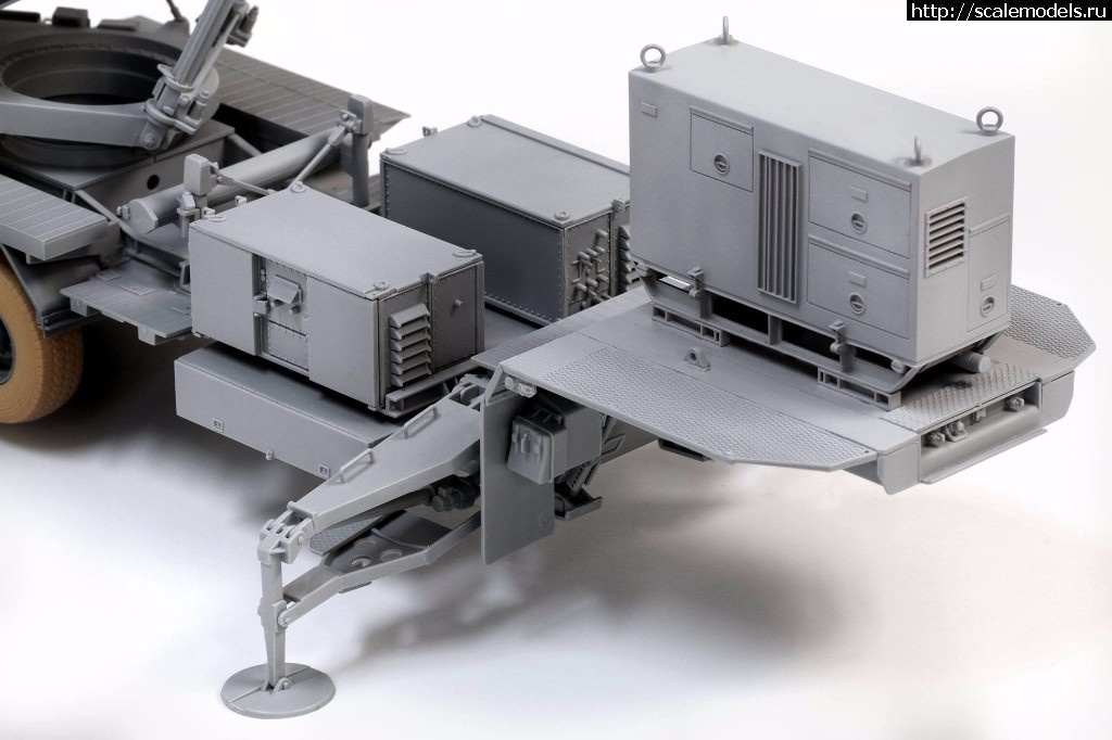 1507192833_22179887_1925040467522430_6248412729263978843_o.jpg :  Dragon 1/35 MIM-104C Patriot Surface-to-Air Missile (SAM) System (PAC-2)  