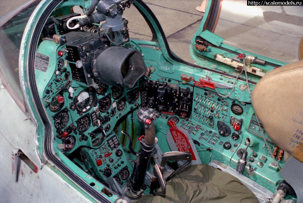 1507361100_mig_21_cockpit_by_pzlwksmedia-d3d54pm.jpg : #1420848/ -21 1/48 Eduard  