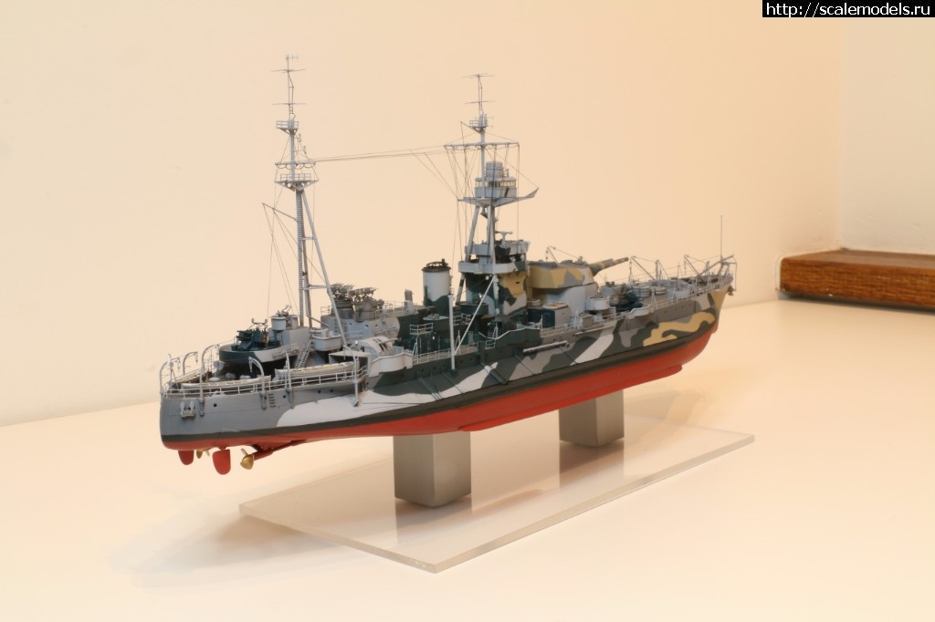 1511083174_IMG_9630.JPG : #1432623/ HMS Roberts, 1/350, Trumpeter !  