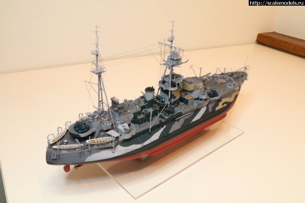 1511083183_IMG_9638.JPG : #1432623/ HMS Roberts, 1/350, Trumpeter !  