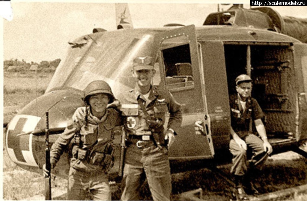 1513429489_maj-kelly-_-earnie.jpg : #1439832/ UH-1B Huey medevac  Hobby Boss !  