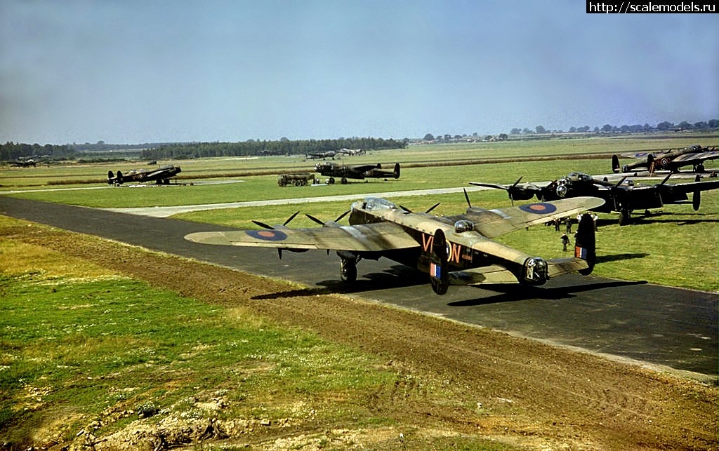 1513884075_lancasters-at-swinderby-1942_17684693261_o.jpg : #1441120/ Avro Lancaster B.II 1/72 Airfix   