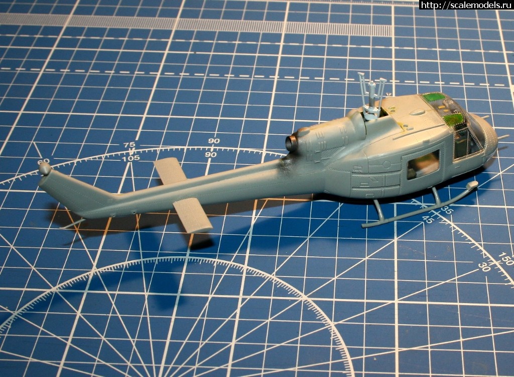 1514314252_041.JPG : #1442195/ UH-1B Huey medevac  Hobby Boss !  