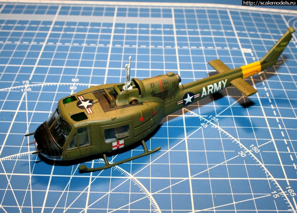 1516306423_048.JPG : #1448537/ UH-1B Huey medevac  Hobby Boss !  