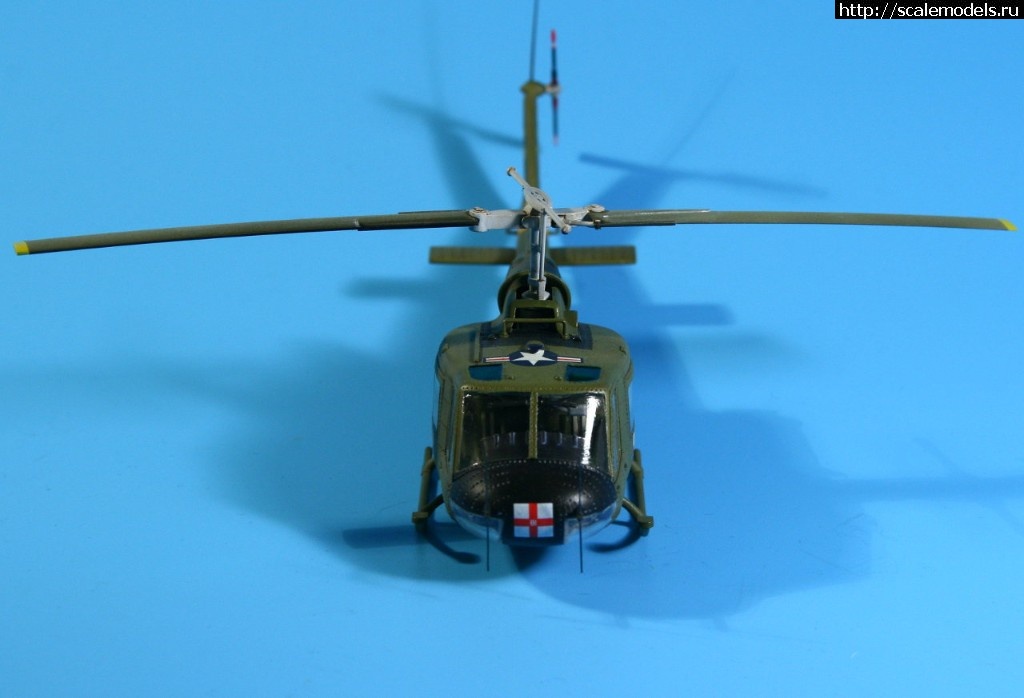 1517073851_064.JPG : #1450921/ UH-1B Huey medevac  Hobby Boss !  