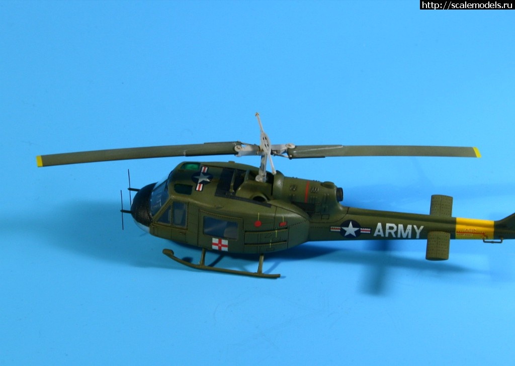 1517073859_069.JPG : #1450921/ UH-1B Huey medevac  Hobby Boss !  