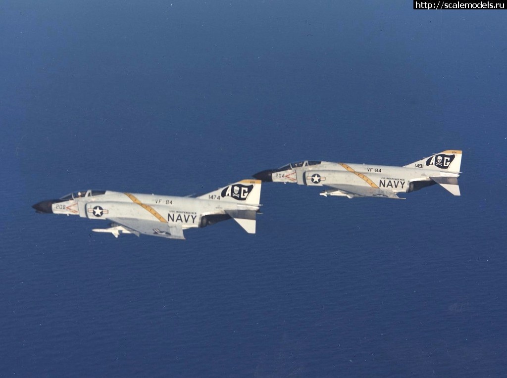1517203382_F-4B_Phantoms_of_VF-84_in_flight_in_1964.jpg : #1451293/   F-4 Phantom (  )  