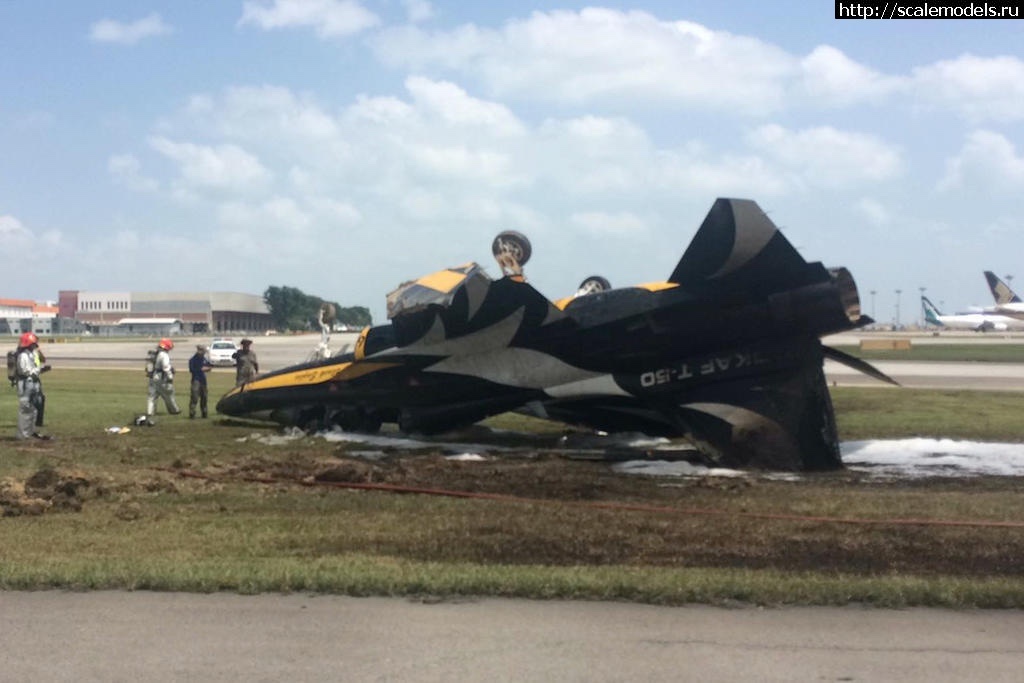 1518374066_airshow_crash_feb06_2018_0.jpg : #1455200/ ROKAF T-50B Black Eagles Academy 1\48  