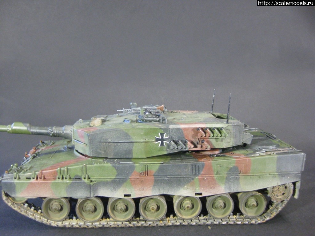 1530442056_IMG_9077.JPG : #1490265/ Leopard 2A4 Hobbyboss 1/35 !  