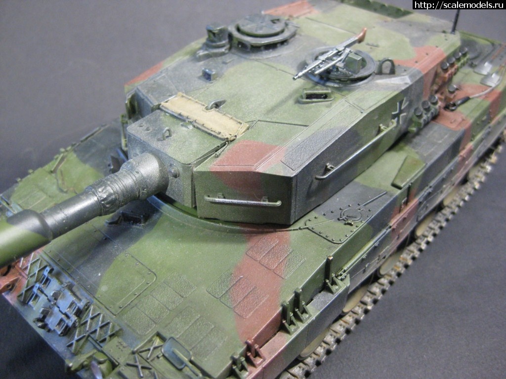 1530442063_IMG_9089.JPG : #1490265/ Leopard 2A4 Hobbyboss 1/35 !  