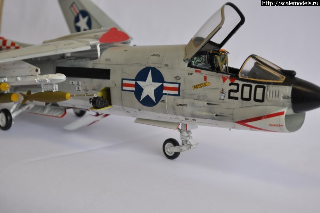 1534138875_038.JPG : #1498527/ 1/32 F-8E Trumpeter  