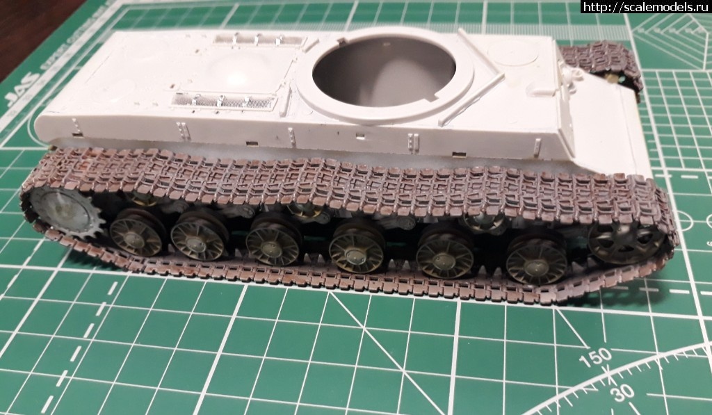 1535533722_20180829_120259.jpg : #1501446/ KV-1 model 1942 Heavy Cast Turret Tank HOBBYBOSS   