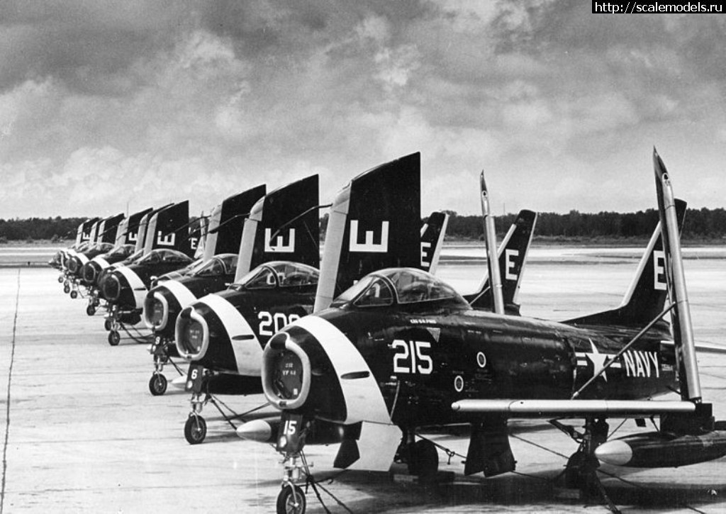 1535974149_800px-FJ-3s_VF-61_at_NAS_Oceana.jpg : #1502377/  Kitty Hawk 1/48 North American...(#13083) -   