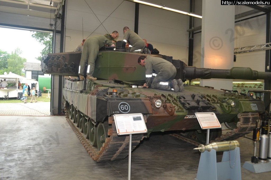1539074239_Leopard_2A4_0.jpg : Walkaround    Leopard 2A4, German Tank Museum, Munster, Germany  