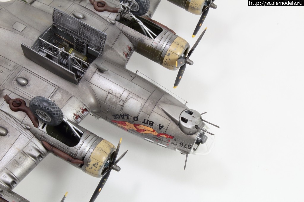 1541730210_026.JPG : #1514933/ B-17G Revell "A BIT O LACE" 1:72 -   