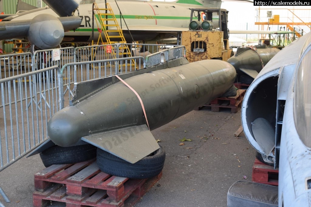 1547820605_MirageIII_WDT_Lyon_0.jpg : Walkaround 1700 l wing drop tank, Musee de l'Aviation Clement Ader, Lyon, France  