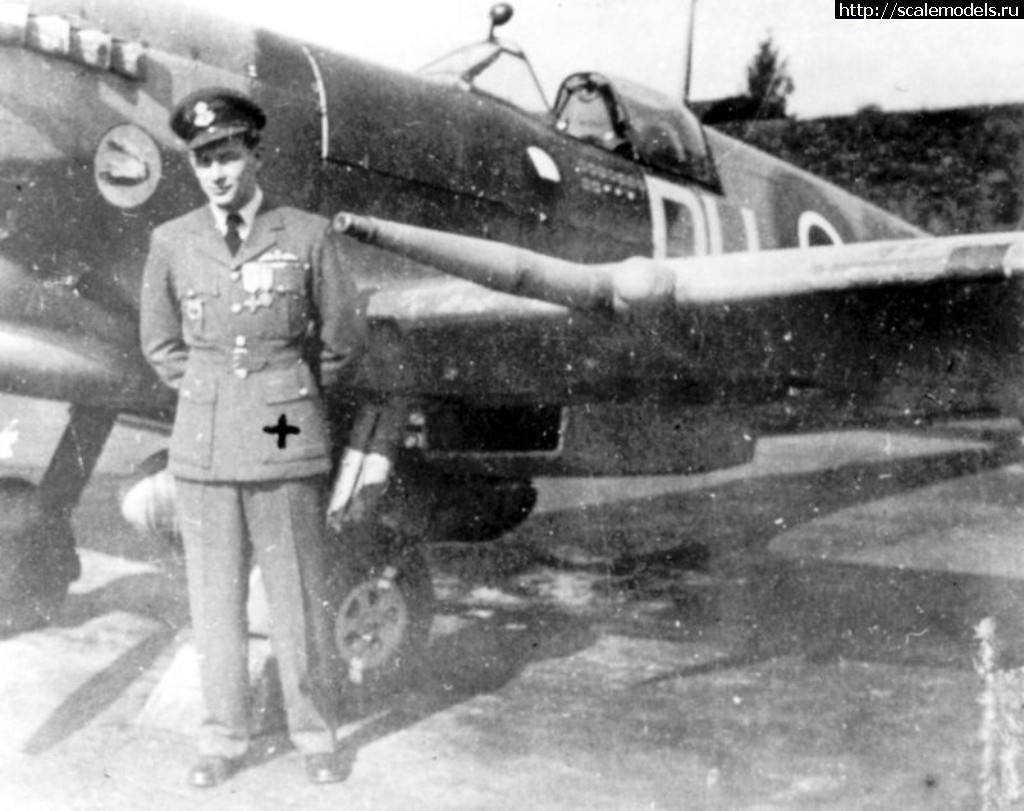 1549285689_North-Weald-konec-srpna-1944--Velitel-B-letky-312--peruti-FLt-Otto-Smik-DFC-p.jpg : #1533961/ Eduard 1/48 Spitfire Mk IXc late Wee...(#12814) -   