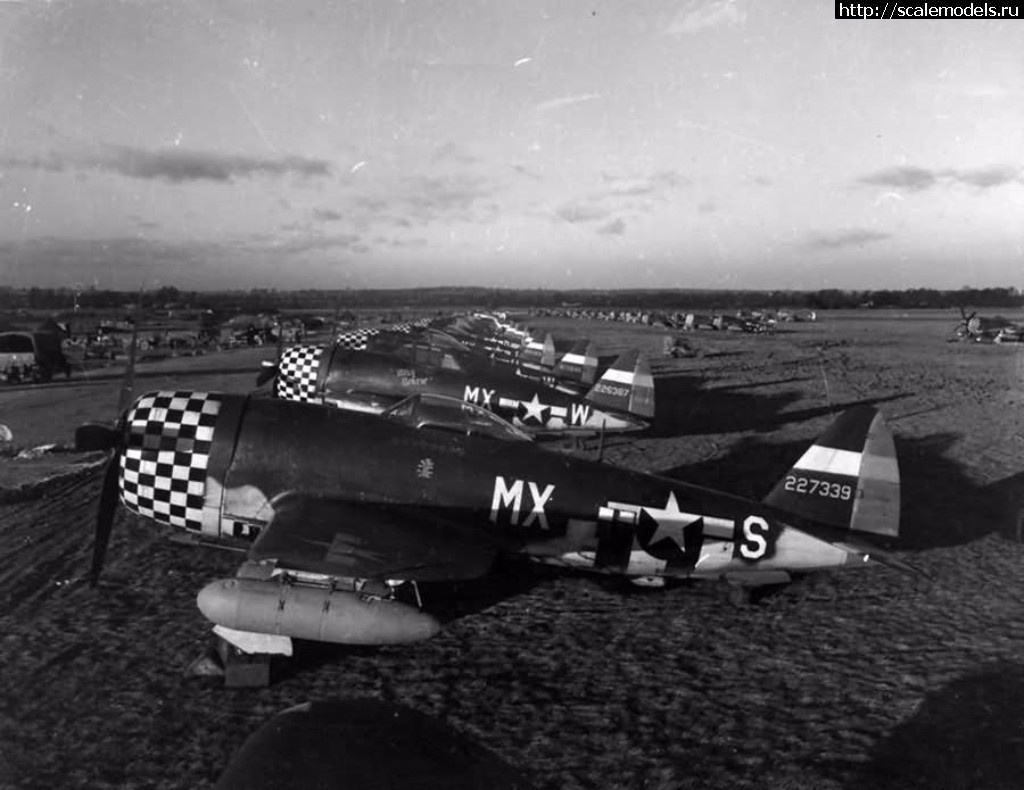 1550428292_P-47_Thunderbolts_of_the_82nd_FS_78th_Fighter_Group_at_Duxford_September_1944.jpg : #1537234/ Tamiya 1/48 P-47D Thunderbolt RAF(#12888) -   
