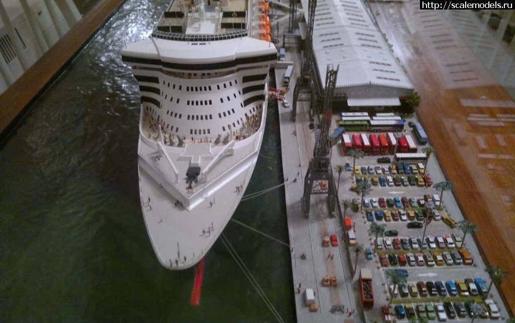 1552084150_QM2-9-jpg.jpg :  "Queen Mary 2" 1/400 Revell    