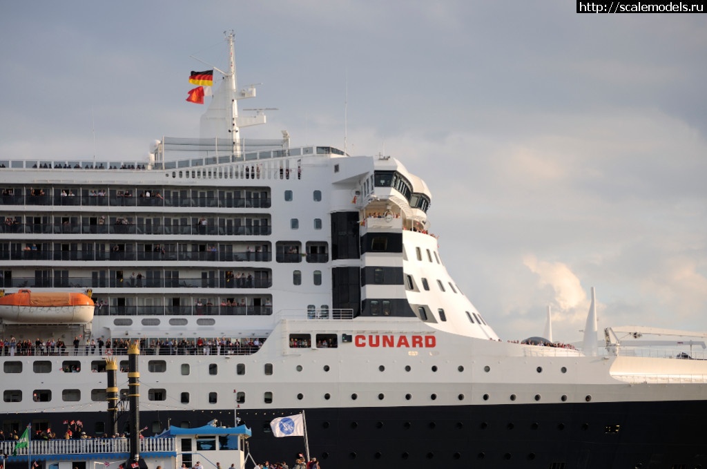 1557009755_Hamburg_DerHexer_2011-08-13_41.jpg : #1552258/  "Queen Mary 2" 1/400 Revell    