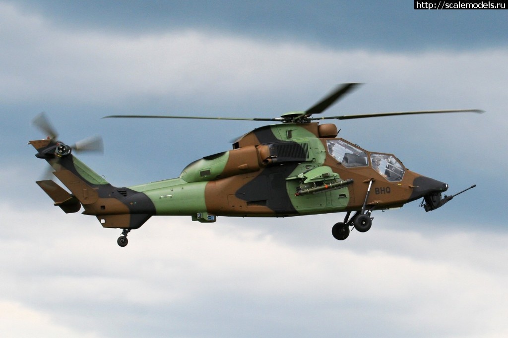 1558499050_Eurocopter_LE_TIGRE_-_Flickr_-_besopha.jpg : Revell 1/72 Tiger HAP/ Revell 1/72 Tiger HAP(#13157) -   