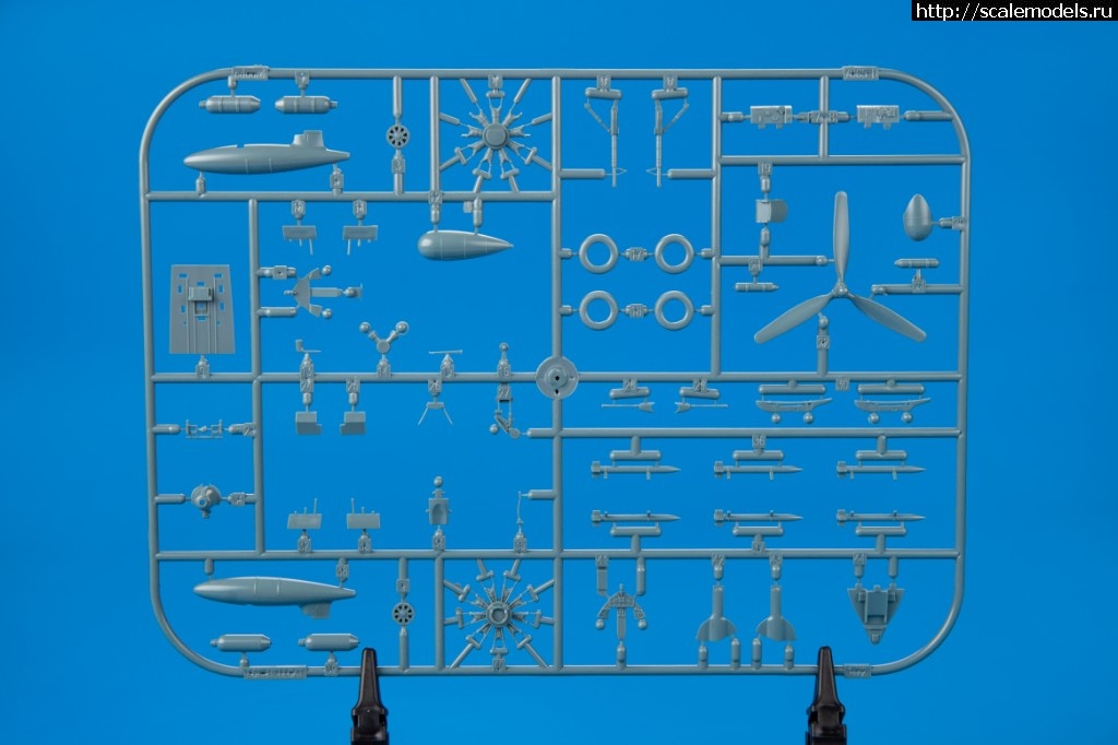 1561982657_7074_03.jpg :  Eduard 1/72 Grumman F6F-3 Hellcat - ProfiPACK  