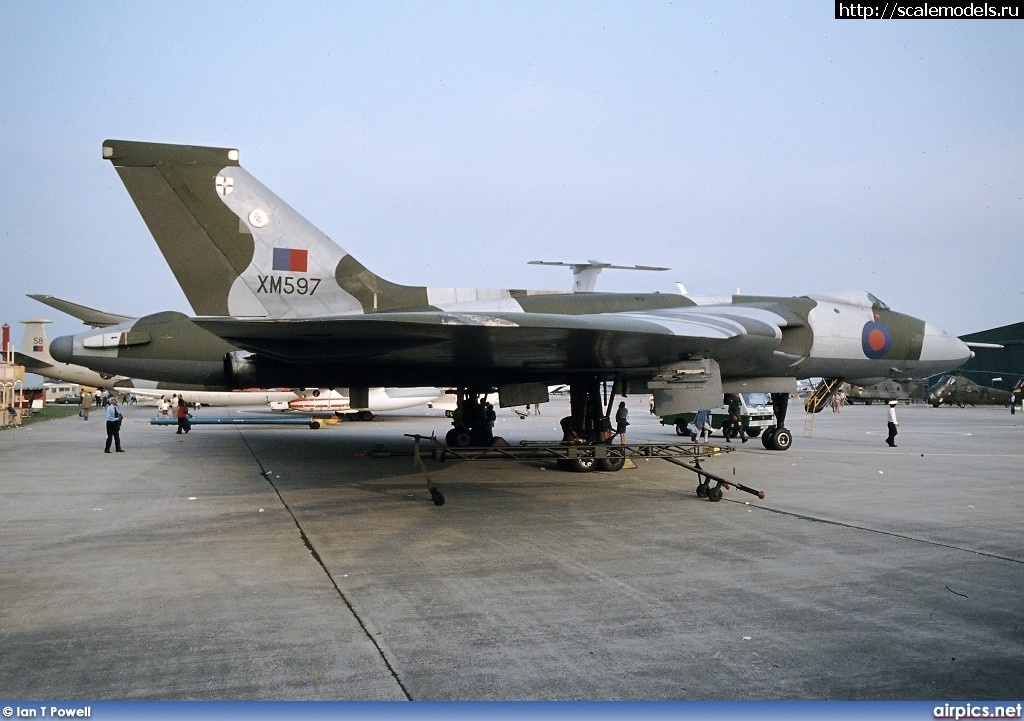 1563208850_10257l.jpg : GWH 1/144 Royal Air Force Avro  Vulcan B.2 XM597/ GWH 1/144 Royal Air Force Avro  Vulc...(#13290) -   