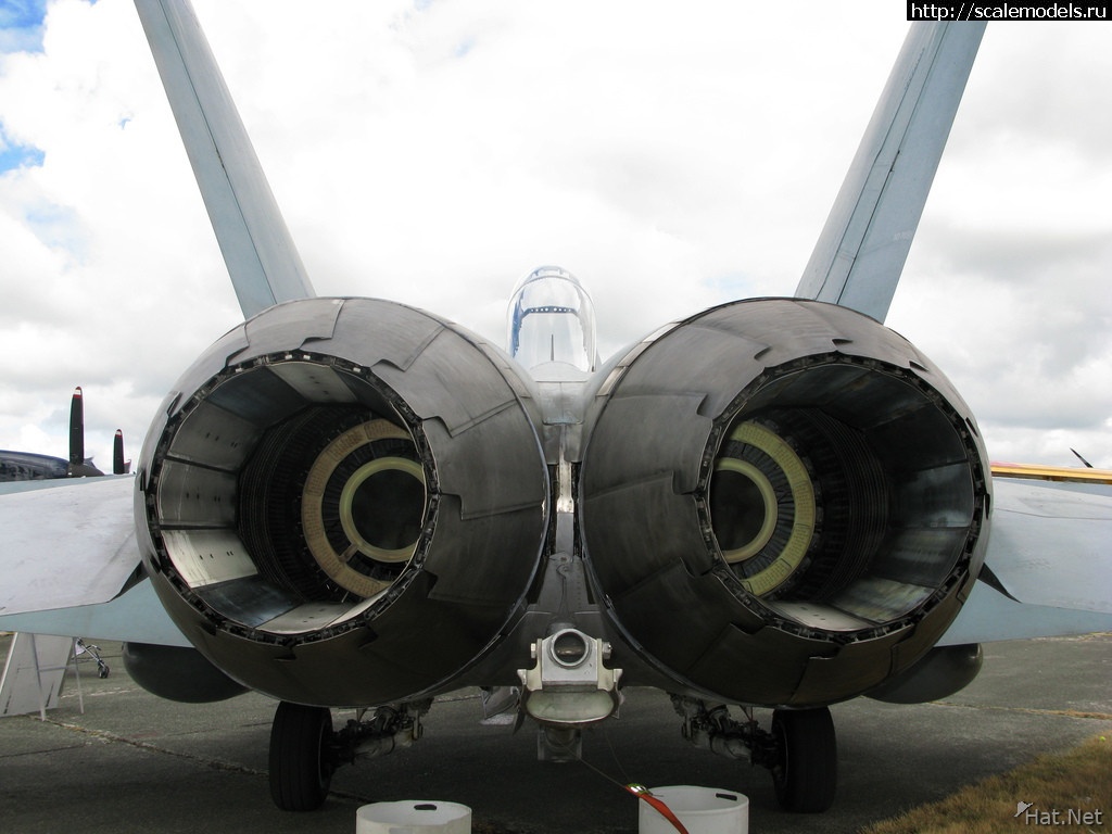 1563268144_20080810113907_cf-18_hornet_engine.jpg : #1562221/ Academy 1/32 F/A-18C Hornet(#13288) -   