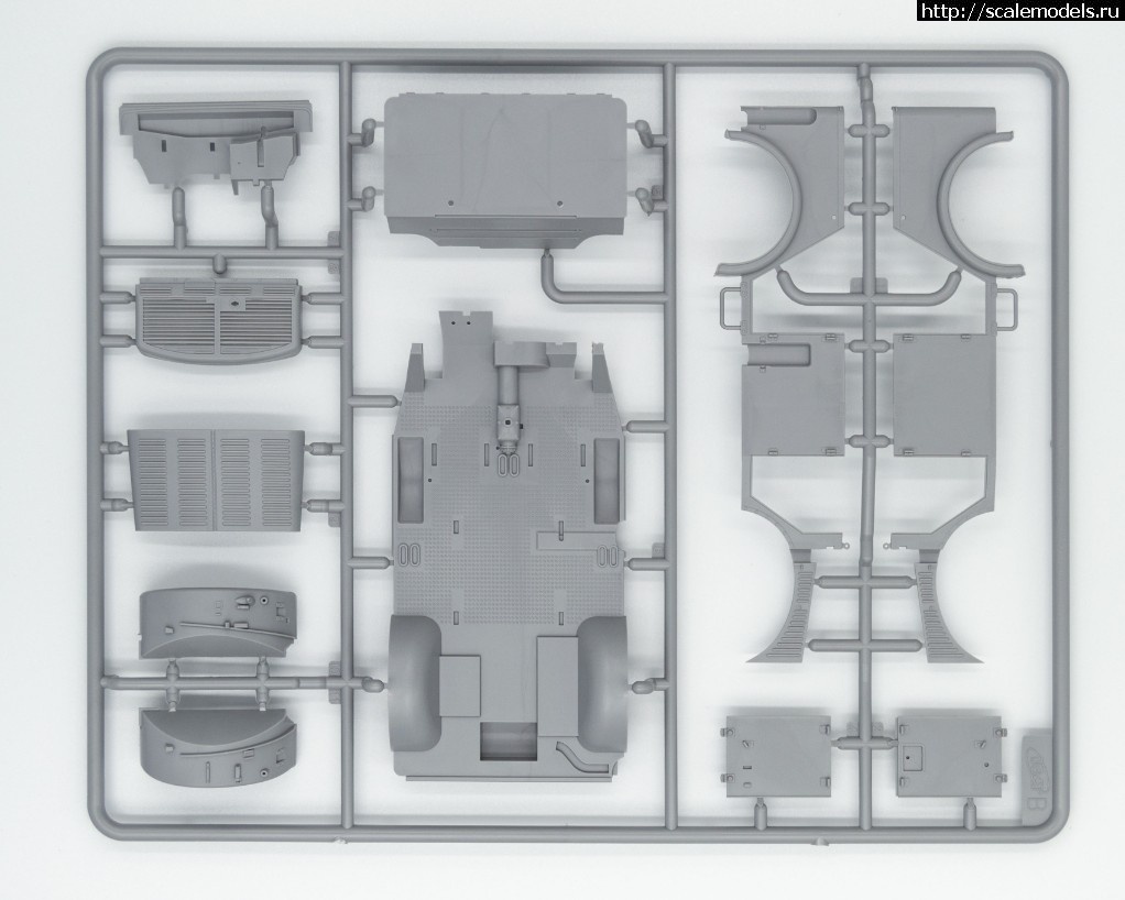 1564128605_35505_-1.jpg :  ICM 1/35    - Kfz.1, L1500A, Horch 108 Type 40  