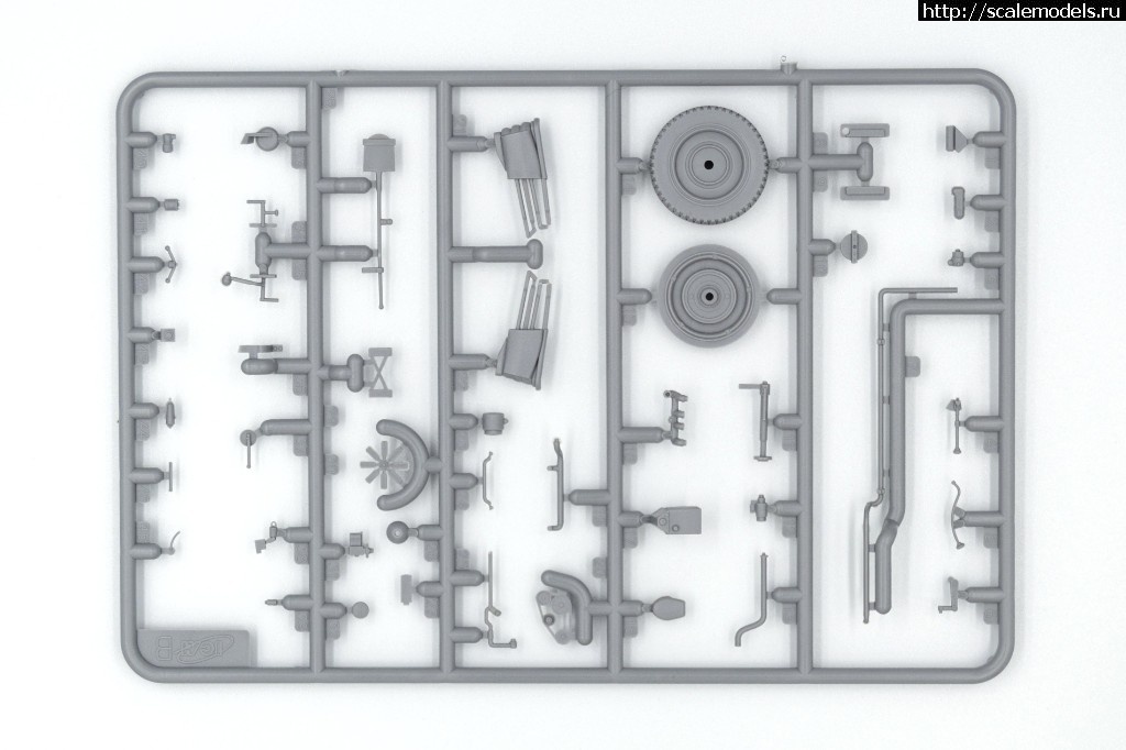 1564128649_35581_-3.jpg :  ICM 1/35    - Kfz.1, L1500A, Horch 108 Type 40  