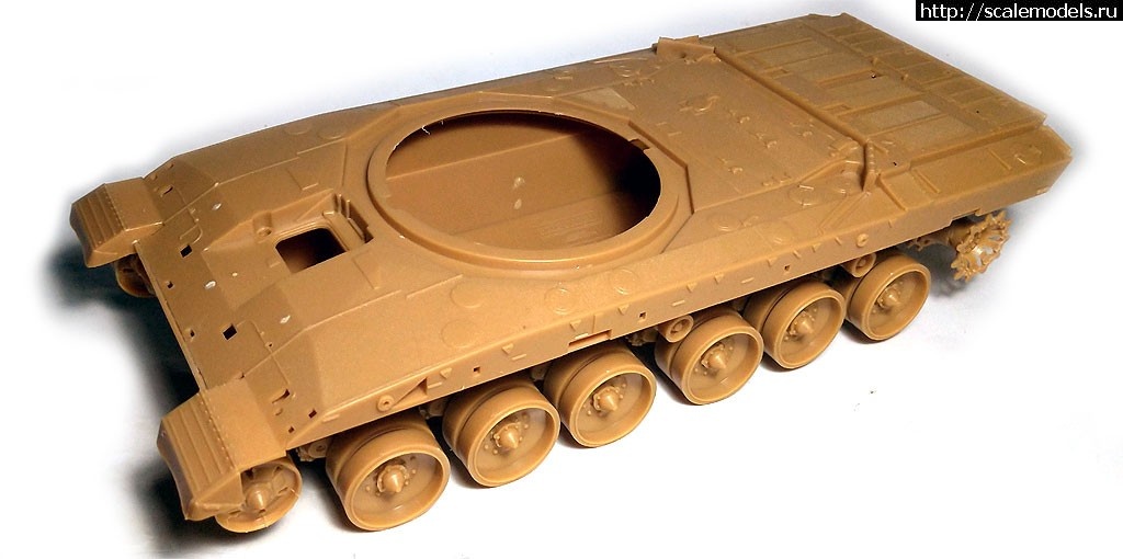 1566061646_Untitled-8.jpg :   - Trumpeter  1/35 Challenger II -   